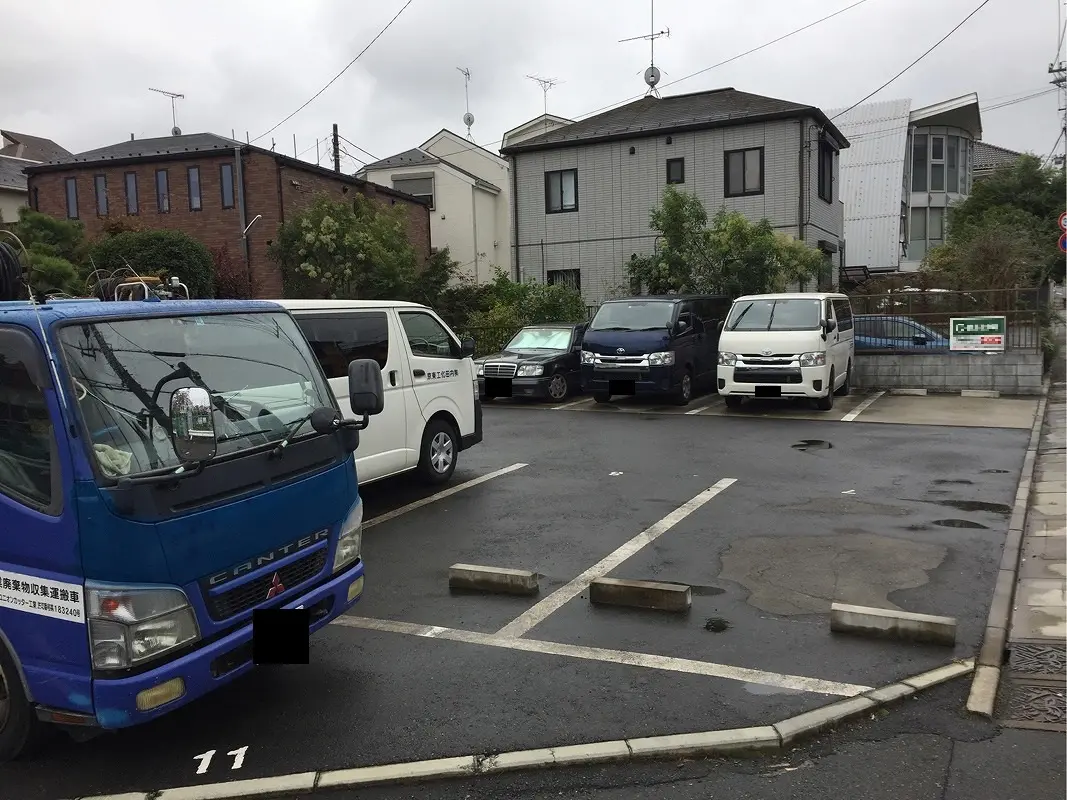 世田谷区岡本１丁目　月極駐車場